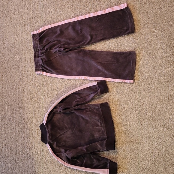 2 PC Puma outfit - Picture 2 of 15